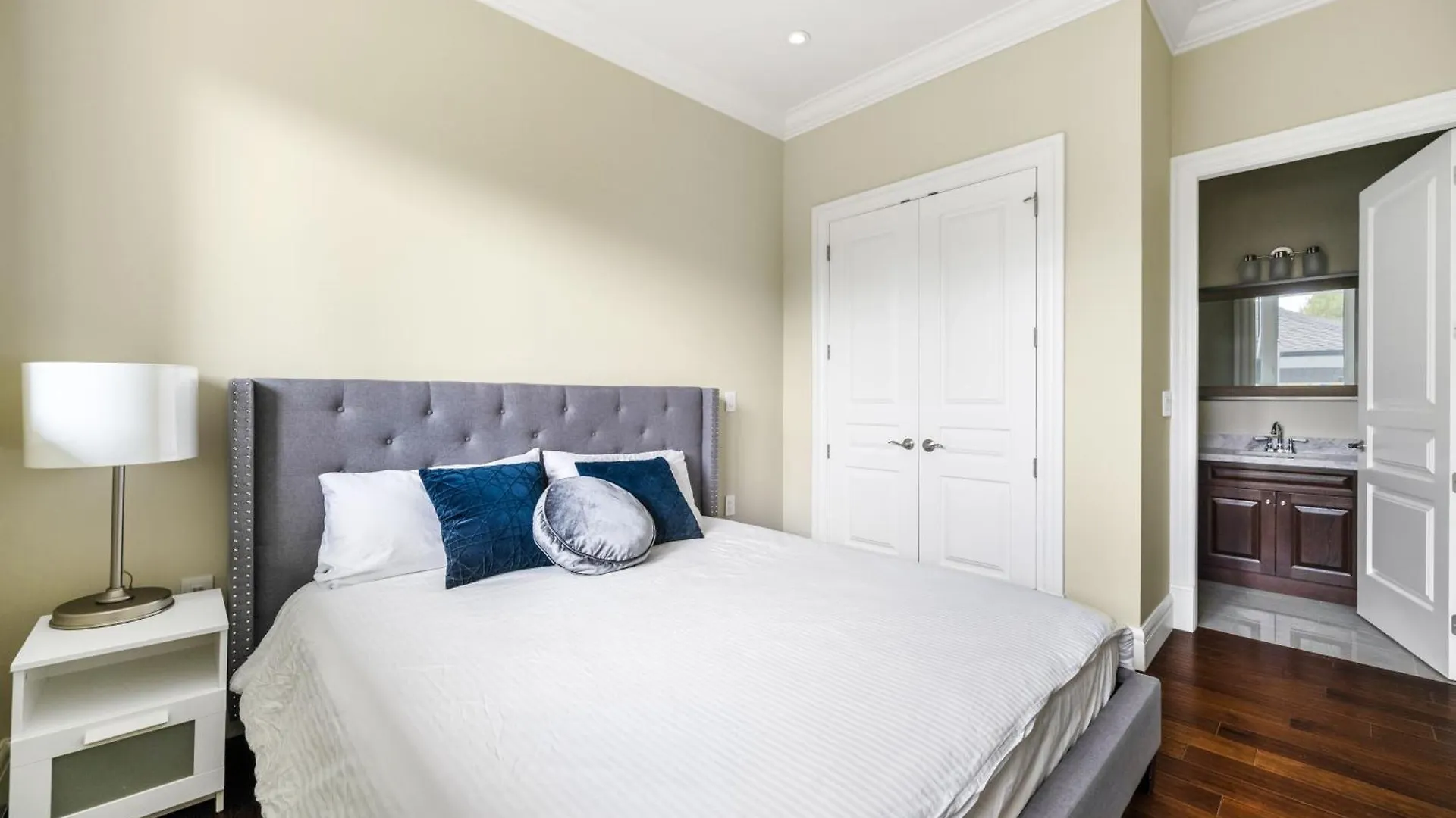 Experience Comfort Convenience Shared House Vancouver