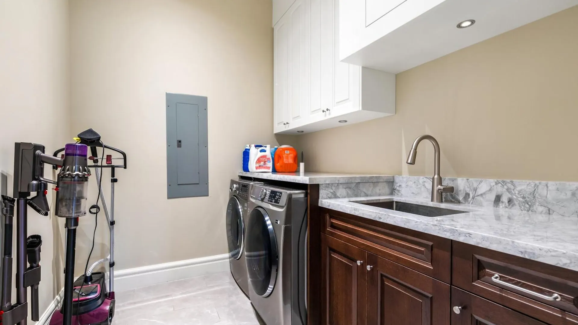 Experience Comfort Convenience Shared House Vancouver Homestay